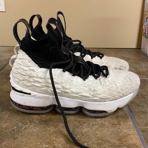 Nike Lebron 15 Graffiti